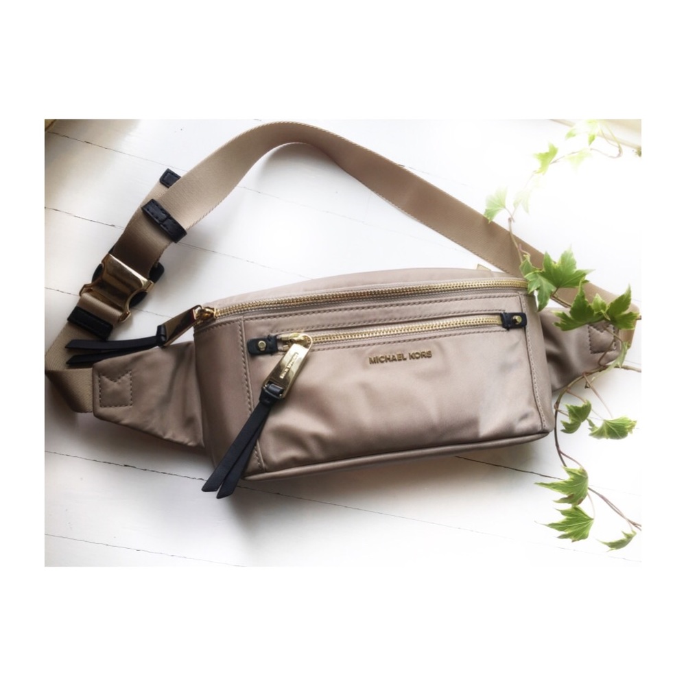 🔶NWT🔶 POLLY MICHAEL MICHAEL KORS WAISTBAG